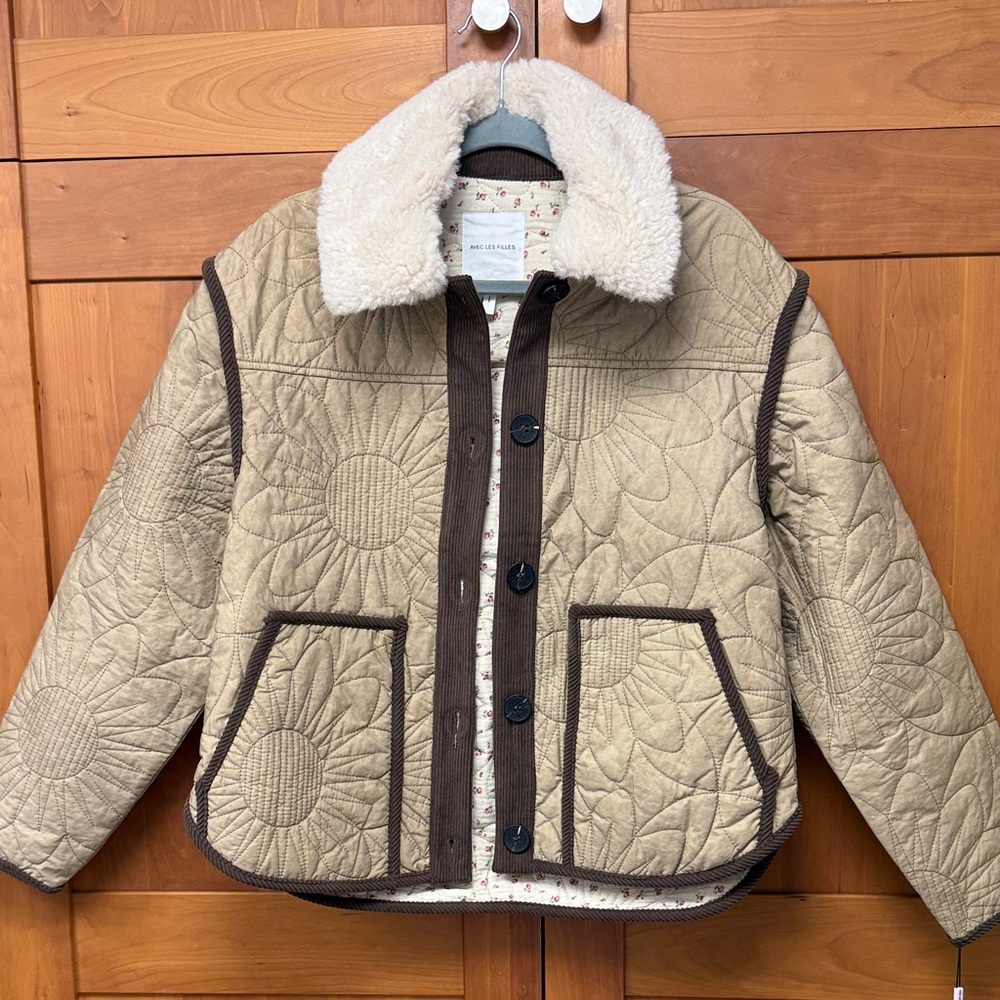 Avec Les Filles Quilted Floral Tan Jacket with Cream Shearling Collar small NEW